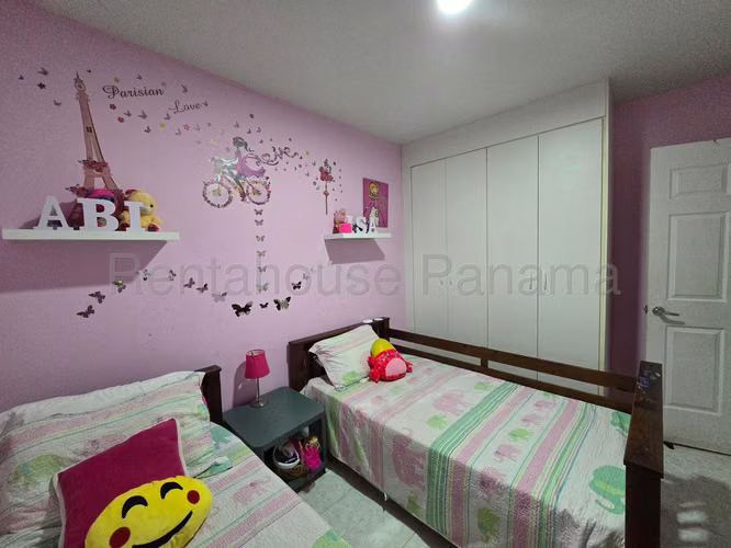 Venta de Amplia Casa en San Antonio Mts2: 265.81 PD