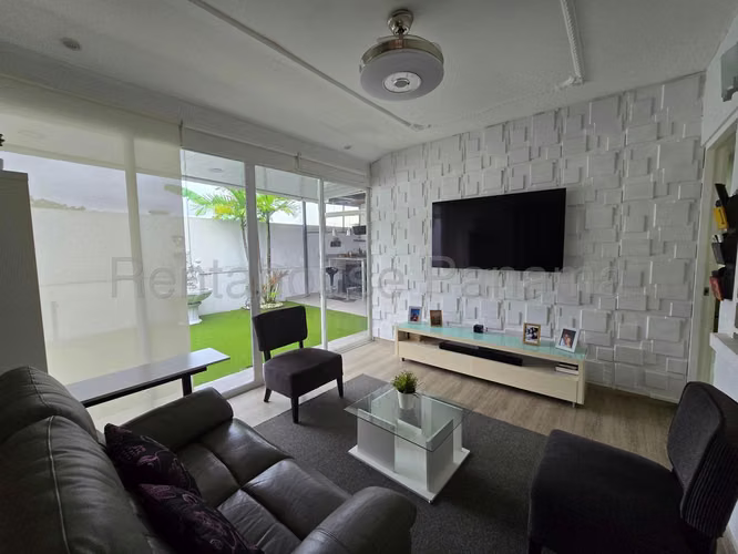 Venta de Amplia Casa en San Antonio Mts2: 265.81 PD