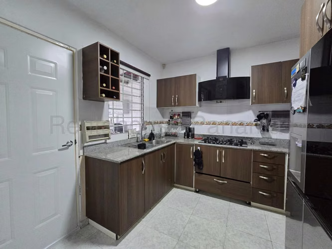 Venta de Amplia Casa en San Antonio Mts2: 265.81 PD