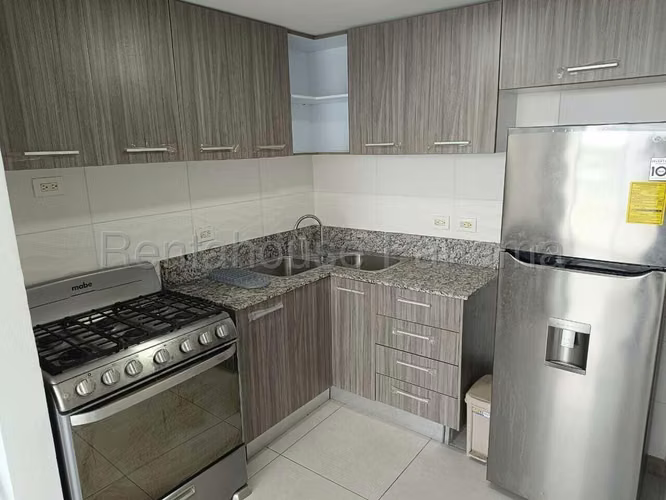 Se vende apartamento en El Bosque LA26-3047