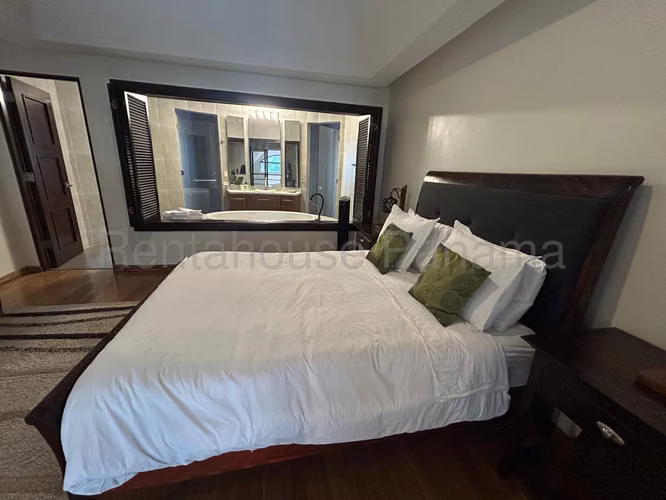 Se Vende Apartamento en Clayton LA26-7214