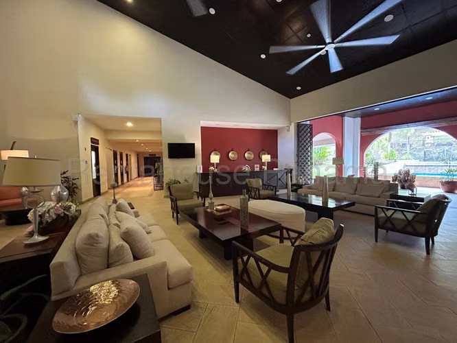 Se Vende Apartamento en Clayton LA26-7214