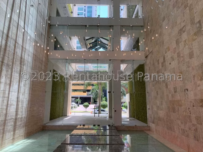 Se Vende Apartamento en Costa del Este LA26-7198