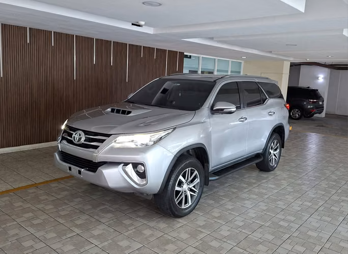 TOYOTA FORTUNER 2017