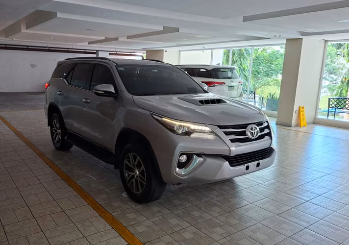 TOYOTA FORTUNER 2017 - Imagen 4