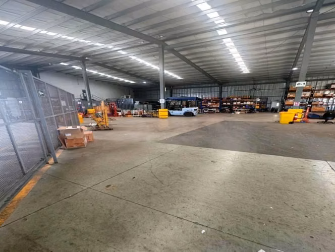 Alquiler de Ofibodega con Electricidad Trifasica