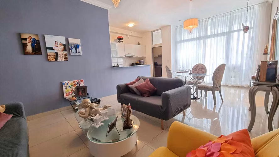 Apartment for Sale in San Francisco, AK