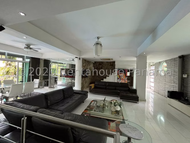 Venta de casa en Albrook AK - Imagen 4