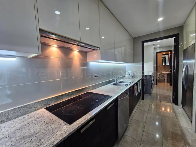 Venta de apartamento en Punta Pacifica AK