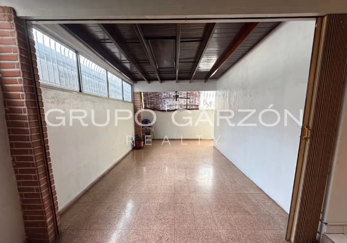 Venta de casa de 1 piso en Obarrio (Residencial con uso comercial vecinal 1R5) - Imagen 5