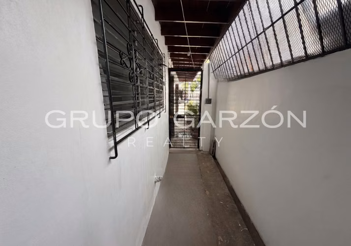 Venta de casa de 1 piso en Obarrio (Residencial con uso comercial vecinal 1R5) - Imagen 12