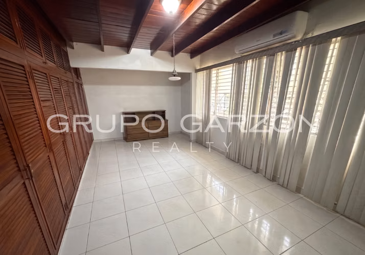 Venta de casa de 1 piso en Obarrio (Residencial con uso comercial vecinal 1R5) - Imagen 16