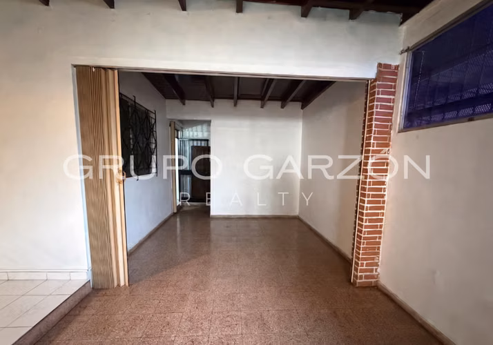 Venta de casa de 1 piso en Obarrio (Residencial con uso comercial vecinal 1R5) - Imagen 6