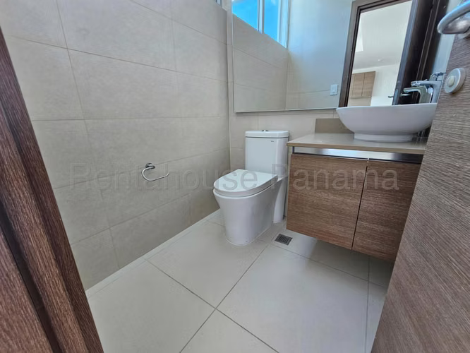 Se Vende Apartamento en Costa del Este YDU