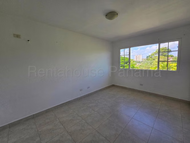 ALQUILER DE CASA EN BRISAS DEL GOLF HQ
