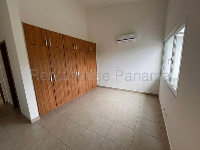 ALQUILER DE CASA EN CASA HORIZONTES ALTOS DE PANAMA HQ