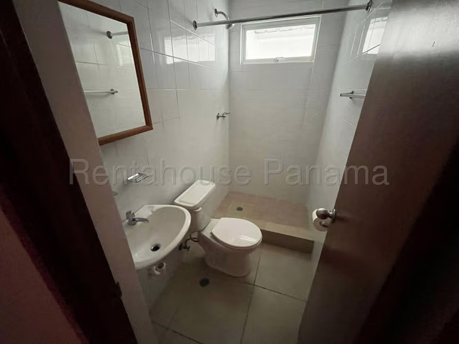 ALQUILER DE CASA EN CASA HORIZONTES ALTOS DE PANAMA HQ