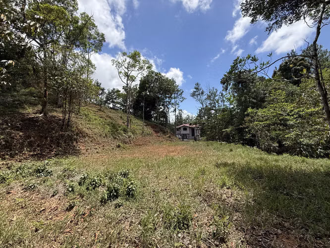 TERRENO EN ALTOS DE CERRO AZUL 2,363M2