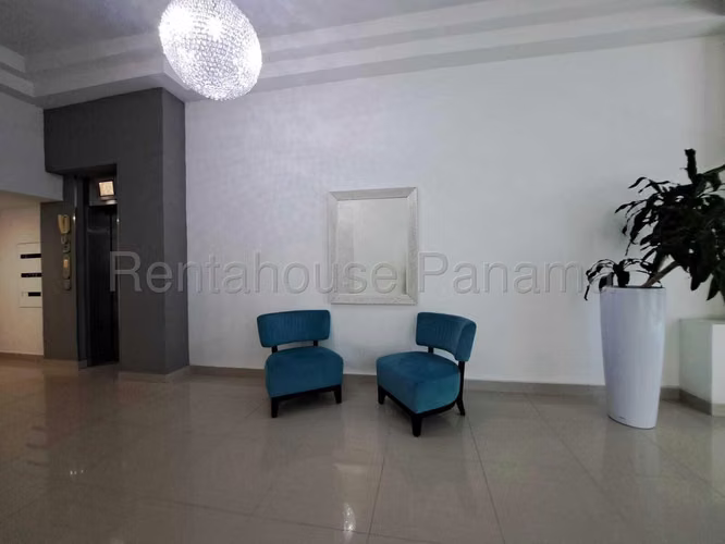 Vendo Apartamento de 192 m² en PH Ultramar Plaza, Bellavista 26-5237GG