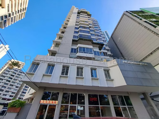 Vendo Apartamento de 192 m² en PH Ultramar Plaza, Bellavista 26-5237GG