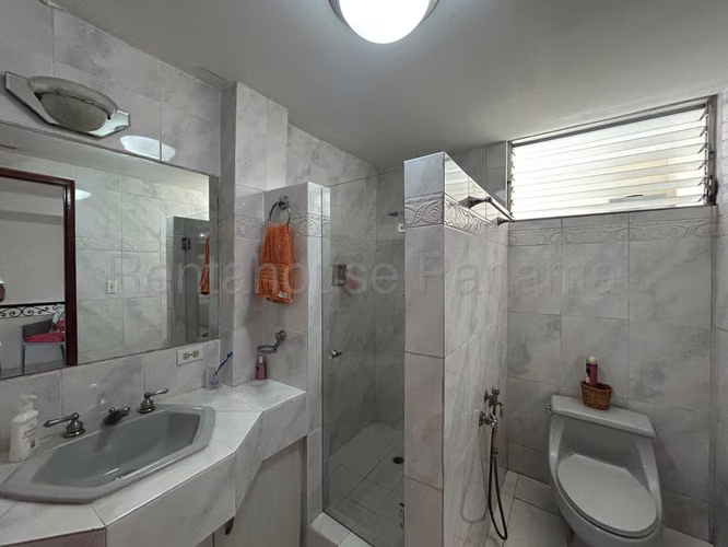 Vendo Casa de 350 m² en Betania 26-6553GG