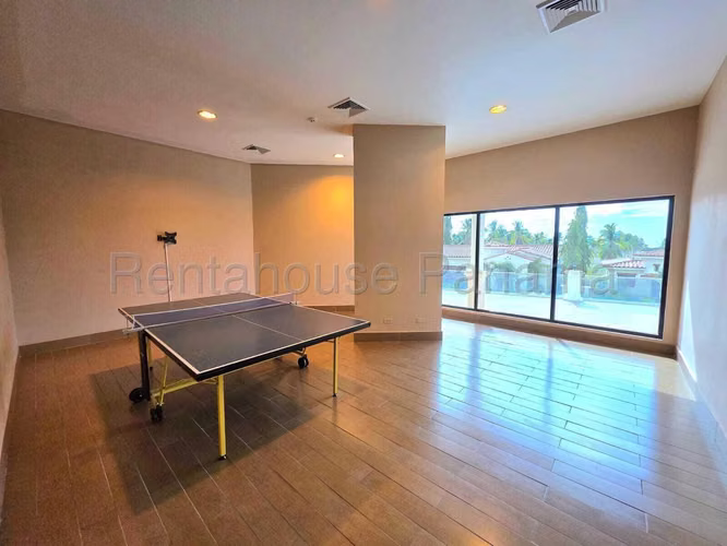 Vendo Apartamento de 185 m² en PH Las Olas II, San Carlos 26-6554GG