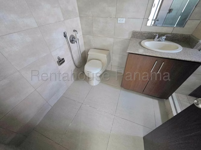 Vendo Apartamento de 185 m² en PH Las Olas II, San Carlos 26-6554GG