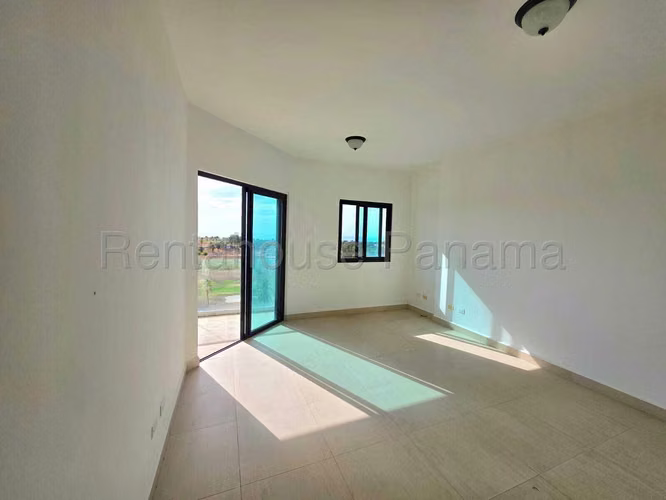 Vendo Apartamento de 185 m² en PH Las Olas II, San Carlos 26-6554GG