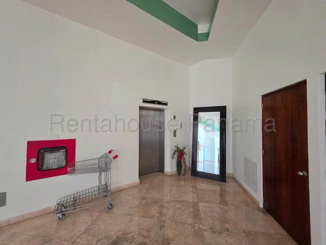 Vendo Apartamento de 185 m² en PH Las Olas II, San Carlos 26-6554GG