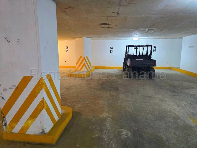 Vendo Apartamento de 185 m² en PH Las Olas II, San Carlos 26-6554GG