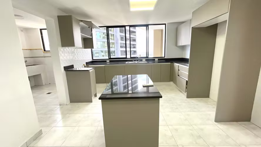 Venta amplio apartamento impecable en Paitilla  vista al mar 26*7263MFK