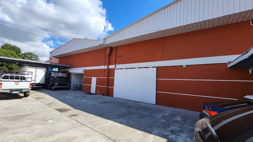 Venta de Galera Industrial Comercial Rio Abajo