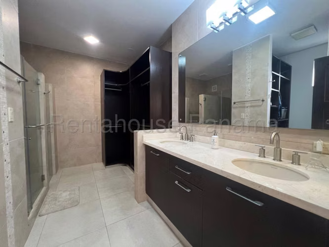 Apartamento en alquiler Clayton EH