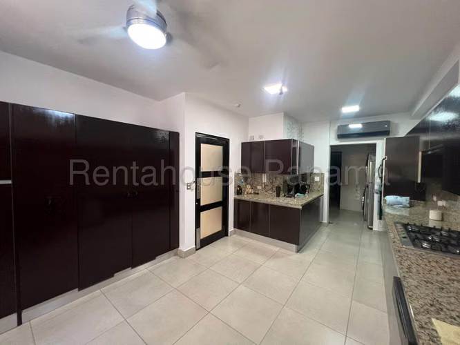 Apartamento en alquiler Clayton EH