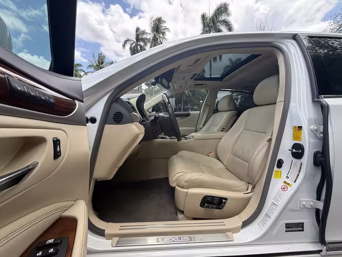 Lexus LS 600h L