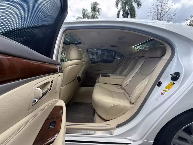Lexus LS 600h L