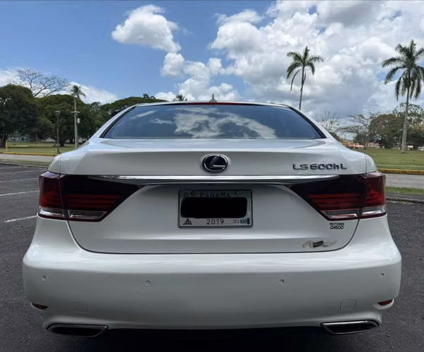 Lexus LS 600h L