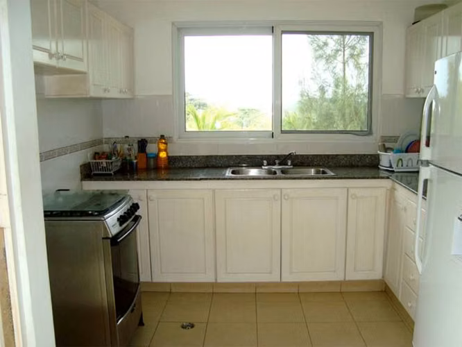 habitación amueblada con aire acondicionado wifi