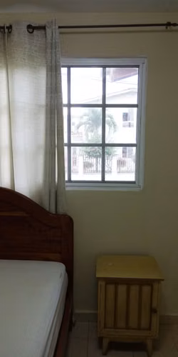 habitación amueblada con aire acondicionado wifi