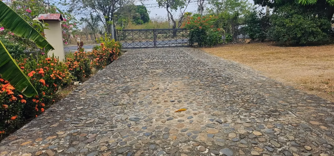 Casa en Pacora en venta (3,083m2 de terreno)