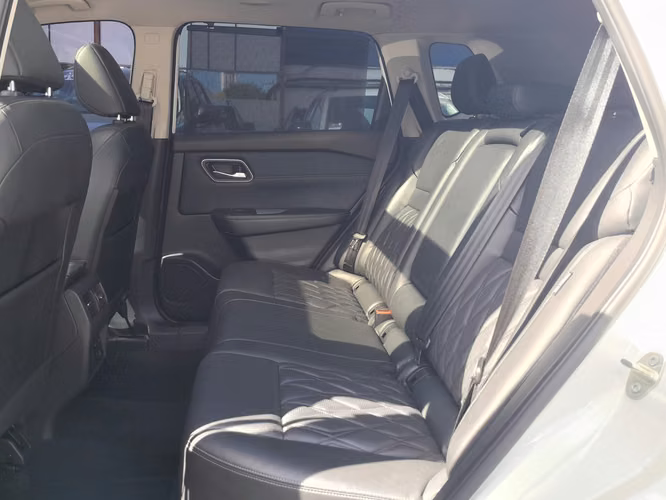 Nissan X-Trail PLATINUM