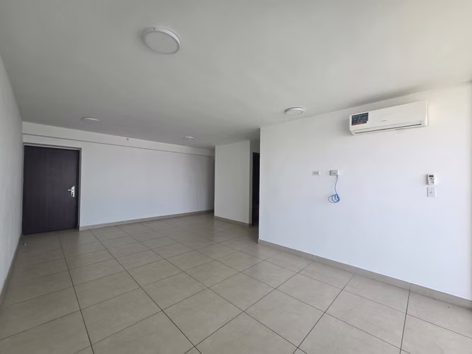 Se vende apartamento 4 recámaras en Kings Park, Condado del Rey