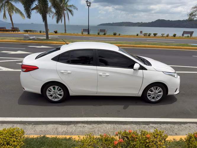 Toyota Yaris 2021