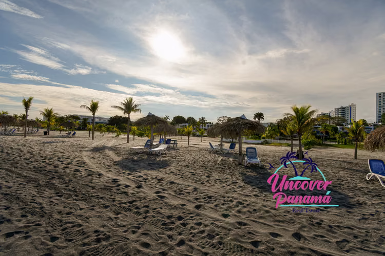 Apartamento de 2 recámaras cerca del mar en Playa Blanca – Founders