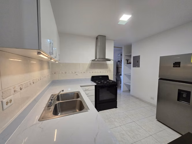 SE ALQUILA APARTAMENTO / AMOBLADO /SAN FRANCISCO