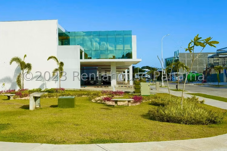Galera en venta en Parque Lefevre MS