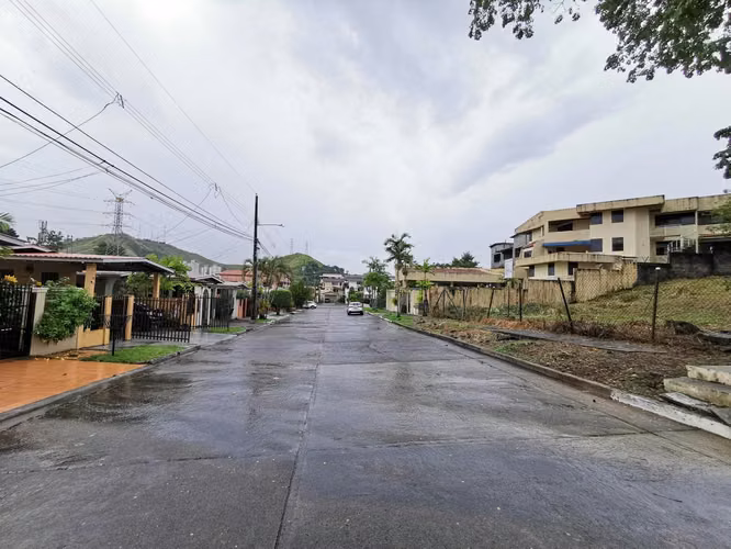 Terreno en venta en Altos de Santa María MS