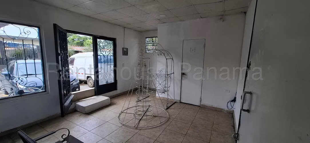 Galera en venta en Parque Lefevre MS