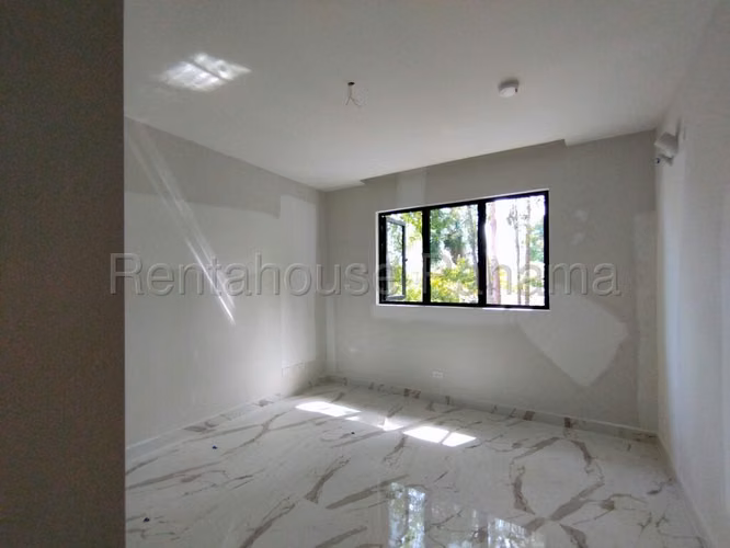 Casa en venta en Albrook MS