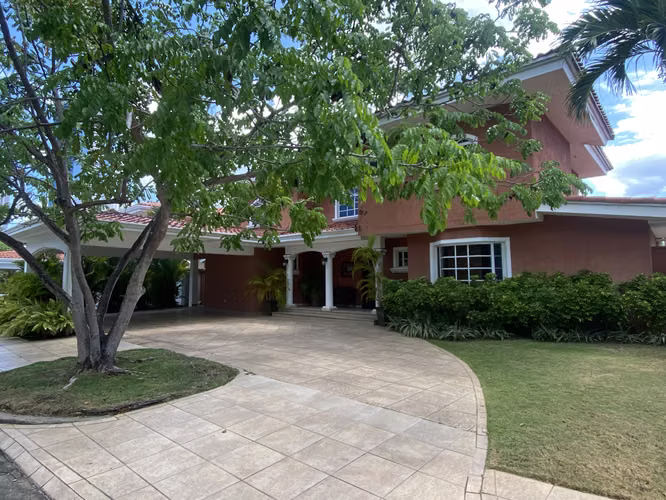 Casa Costa Serena en Costa del Este